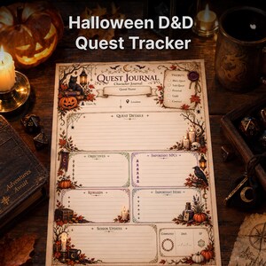 Könnte beinhalten: Ein Quest-Journal-Blatt aus Papier mit Halloween-Motiv, das Abschnitte für Questdetails, Ziele, wichtige NPCs, Belohnungen und Gegenstände enthält. Der Rand ist mit Kürbissen, einer schwarzen Katze, Kerzen und Herbstblättern verziert.