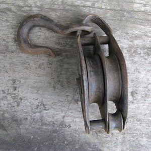 Vintage Cast Iron Metal Pulley Block & Tackle Large Industrial Pulley Rustic Pulley