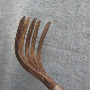 rake prong cultivator handle