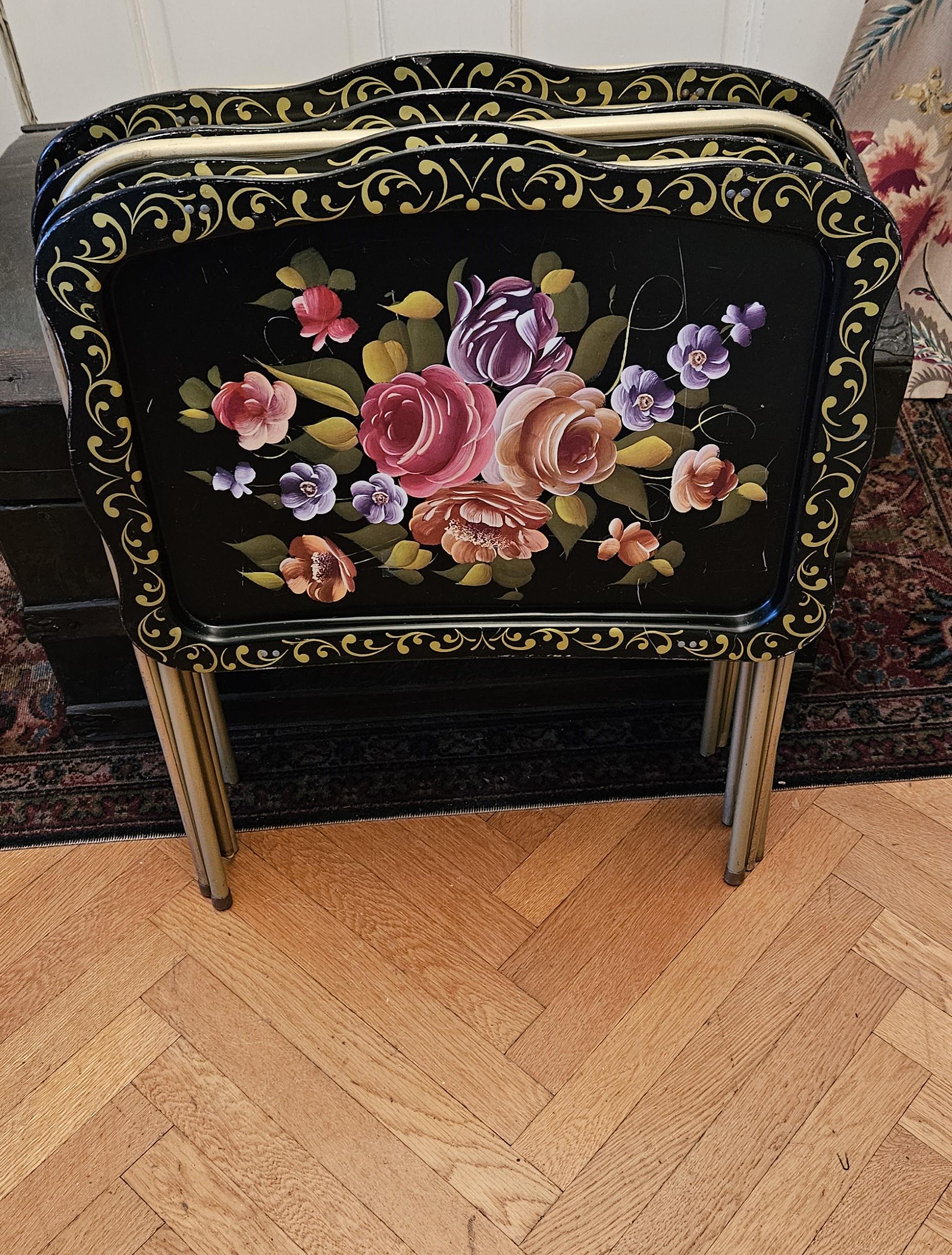 Vintage Set 4 Metal TV Trays Serving Trays Faux Tole Toleware Trays