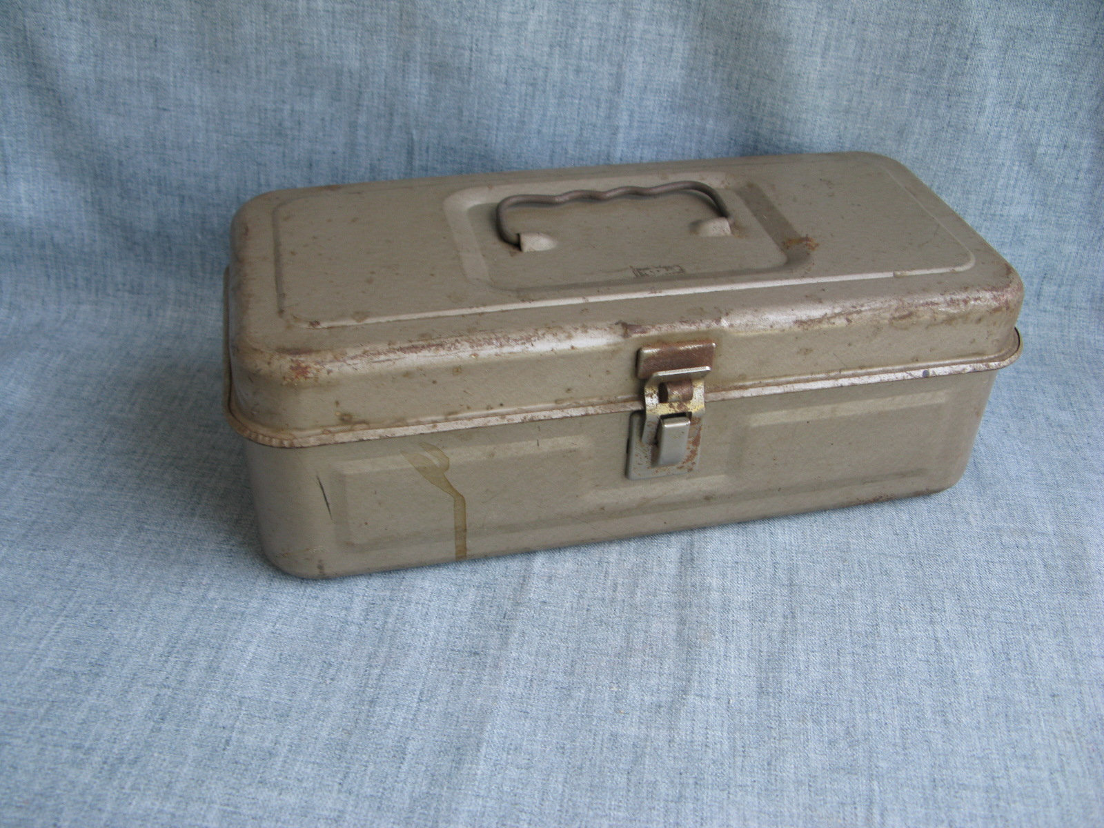 Vintage Metal Tackle Box Toolbox Utility Box Home Decor Fishing Camping Car  Garage 