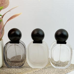 30ml Luxury Glass Perfume Bottle Set with Black Wooden Cap, Refillable Fine Mist Atomizer, Empty Essential Oil Container for Fragrance