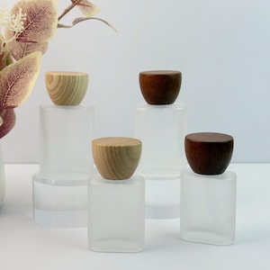 Frosted Glass Fragrance Spray Container with Wooden Lid, Fine Mist Atomizer for Empty Cosmetic Bottle, Leak-proof Design, Beauty & Health