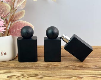 30ml 50ml Black Glass Spray Bottle, Refillable Fine Mist Atomizer with Black Wood Cap, Empty Perfume Bottle, Niche Perfume Packaging
