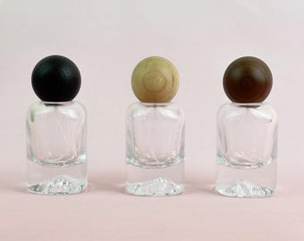 30ml Luxury Clear Glass Spray Bottles with Wooden Cap, Refillable Atomizer for Fragrance & Serum, Travel Perfume Jars, Sample Dispenser