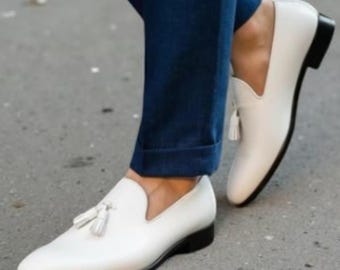 Mocasines de piel de becerro blanca con borlas para hombre, hechos a mano / Zapatos de vestir de piel auténtica