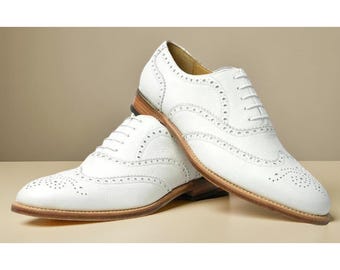 Zapatos brogue blancos con punta de ala para hombre, hechos a mano, de cuero genuino, para vestir formal y de fiesta.