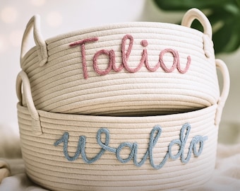 Cesta personalizada para bebé, cesta para bebé, regalo para baby shower, cesta tejida, regalo para recién nacido.
