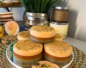 Jabón vegano de cúrcuma y miel, aroma a jengibre y limón, semillas de lino, gema orgánica