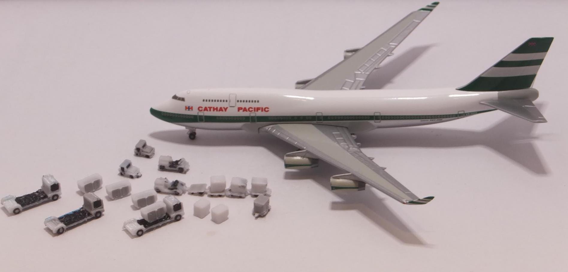 1/400 航空機 用のミニカー GSE まとめて 1/400 航空機 用のミニカー GSE まとめて エアライン 1/400スケール