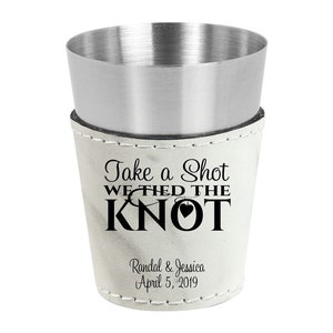 Set di 100 bicchierini da shot personalizzati per bomboniere nuziali, 2 once, idee regalo per lo sposo, idee regalo per matrimoni, bomboniera nuziale personalizzata, bicchierino da shot