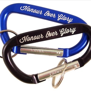 Personalisierte Schlüsselanhänger Karabiner - graviert farbige Aluminium Karabiner Gastgeschenk, Trauzeuge Geschenk, personalisiertes Gastgeschenk