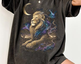 Löwe Shirt, himmlisches Löwe T-Shirt, Retro Safari Grafik T-Shirt, mystisches Galaxie Tier Shirt, Astrologie Geschenk für Frauen, Fantasie Boho Tier T-Shirt