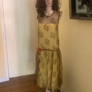 1920s Flapper Lace Dress XS Gorgeous Brown Pale Yellow Dropped Waist
