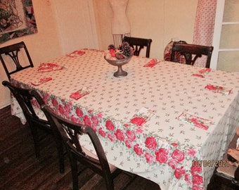 Vintage 70s Christmas Tablecloth And Napkins 118" X 72"