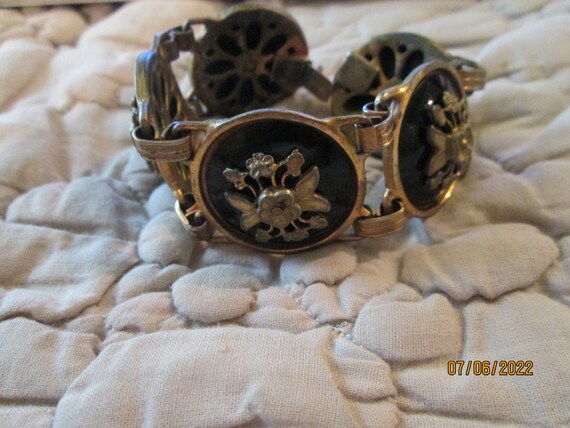 Vintage 40s Brass Floral Circle Link Bracelet - image 4