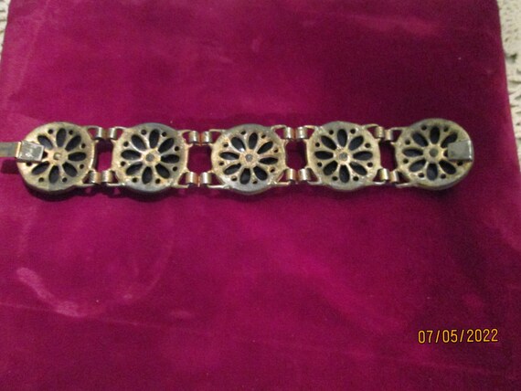 Vintage 40s Brass Floral Circle Link Bracelet - image 8