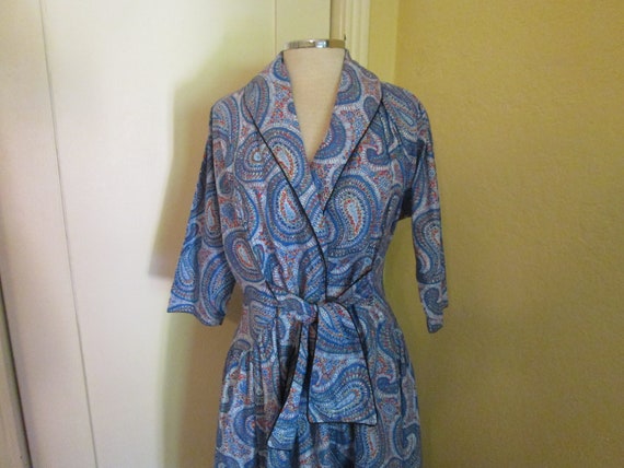 50s Housecoat Daytime Dress Blue Paisley Wrap - image 2