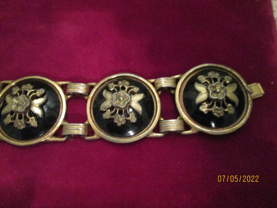 Vintage 40s Brass Floral Circle Link Bracelet - image 7