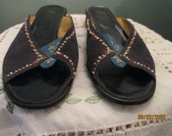Vintage BCBGMaxAzria Beaded Navy Suede Mules 9m