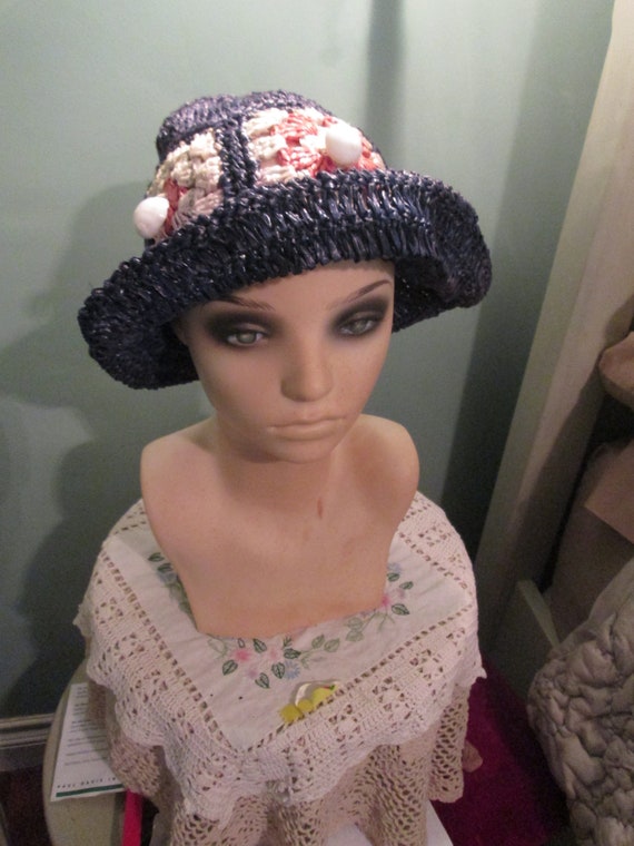 1970s Floppy Raffia Straw Hat Crocheted Shells Decora… Gem