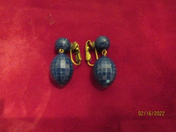 1940s Rare Navy Bead Drop Earrings Faceted Clip B… - image 4