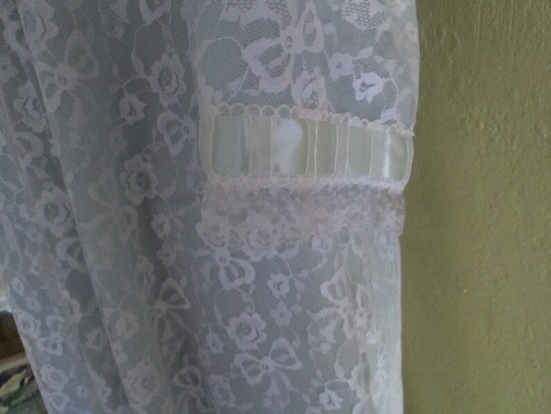 Vintage Large XL Blue Lace Robe Odette Barsa 60s Light Blue Lace Women Robe