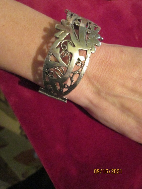 Vintage 60s Silver Filigree Bangle Bracelet Gorge… - image 1