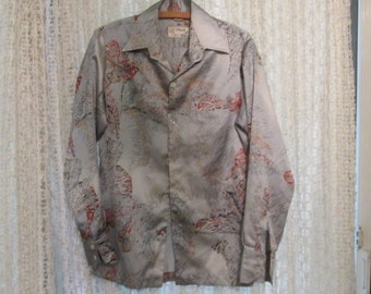 Vintage 70s Men Button Down Shirt Touch of Class Small