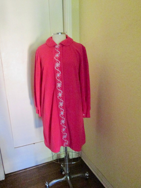 60s Evelyn Pearson Robe Hot Pink Embroidered L - image 7