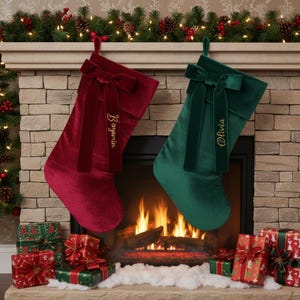 Calza della Befana in velluto con fiocco personalizzata con nome, regalo di Natale, calza della Befana per la famiglia, calza della Befana personalizzata in peluche rosso, decorazioni natalizie