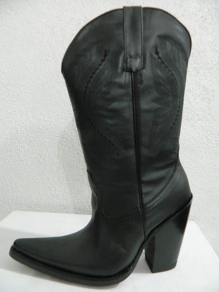 boots with 2 inch heel