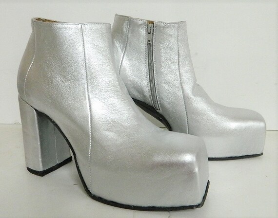 hidden platform boots