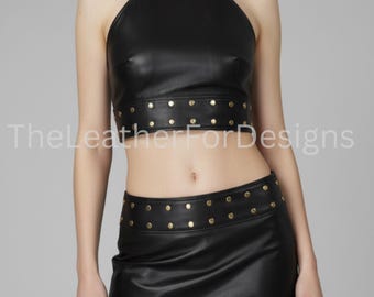 Conjunto de top corto y minifalda de cuero negro con tachuelas: ropa de club para mujer hecha a mano