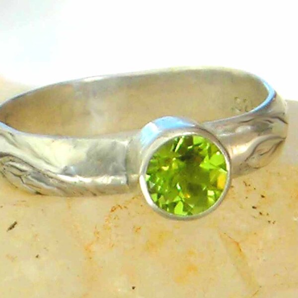 Peridot Ring, Wave Patterned Band, Textured, Handmade Sterling, Organic Design, Natural Green Stone, Unisex Ring, Custom Sizes, Alternative