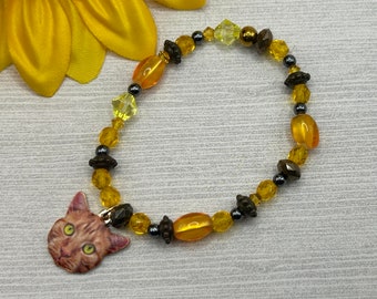 yellow beaded bracelet with cat charm, cat bracelet, stretch bracelet, handmade, new