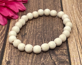 white wood stretch bracelet, 8mm beads, handmade, new