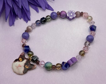 purple beaded bracelet with cat charm, cat bracelet, stretch bracelet, handmade, new