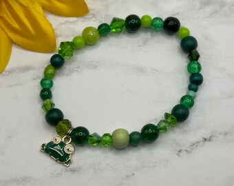 frog bracelet, beaded stretch bracelet, green beads, handmade, new