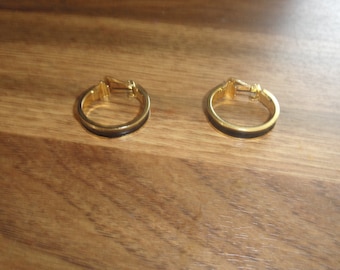 vintage clip on earrings goldtone hoops blue enamel
