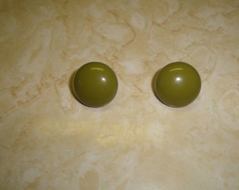 vintage clip on earrings olive green metal