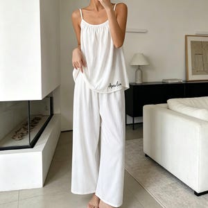 Conjunto de pijama personalizado para mujer, conjunto de descanso con nombre personalizado, pijama minimalista de algodón, pijama de tirantes holgado, ropa de estar por casa suave para el verano.
