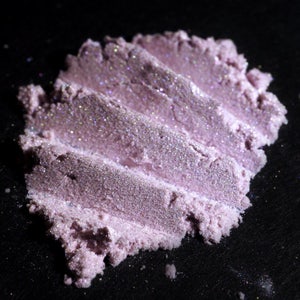 Lavender Pink Highlighter The Enchanted Lady Icy Pink Colorshifting Iridescent Opalescent Shimmer Loose Highlight Num. H01 Vegan image 3