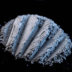 Matte Blue Gray Eye Shadow &quot;Rocaille&quot; – Flat Pastel Soft French Dove Grey Loose Pigment Eyeshadow Num. 194 – Gilded Collection - Vegan