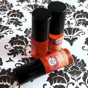 Frostad pumpadoljeflaska med roll-on-funktion – 5 ml parfym med roll-on-funktion – kanel, lönnlöv, lagerbär, tallbarr – Halloween 2021