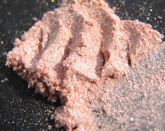 Ombretto rosa pastello n. 118 New Beginnings – Rosa petalo caldo con riflessi dorati iridescenti e glitter, ombretto minerale in polvere - Vegano
