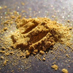 LAST CALL - Metallic Gold Eye Shadow &quot;Gilty&quot; - Brassy Yellow with Golden Shimmer & Glitter Loose Mineral Pigment Eyeshadow Num. 26 - Vegan