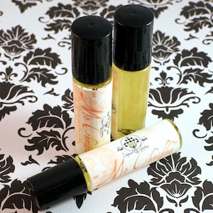 Mo Chridhe Fragrance Oil Roller Bottle – 10ml Rollerball Perfume – Oatmeal, Honey, Milk, Rose Petals & Hay – Feminine Scent - Not Vegan