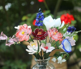 Scultura In Vetro Con Rosa In Vaso | Fiore Ornamentale 18x9x8 Cm | Regalo Eterno Per Donne | Decorazione Casa Elegante E Delicata