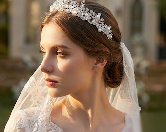 Pearl Crystal Bridal Tiara, Elegant Wedding Hair Accessory, Bridal Headpiece Crown